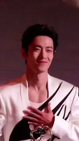 I'm trapped, I'm crush.🤭🤭😁😁😊😊 #เมนสุดที่รักของฉัน #肖战 #XiaoZhan #xiaozhan肖战 #tiktok #trending #เทรนด์วันนี้ 