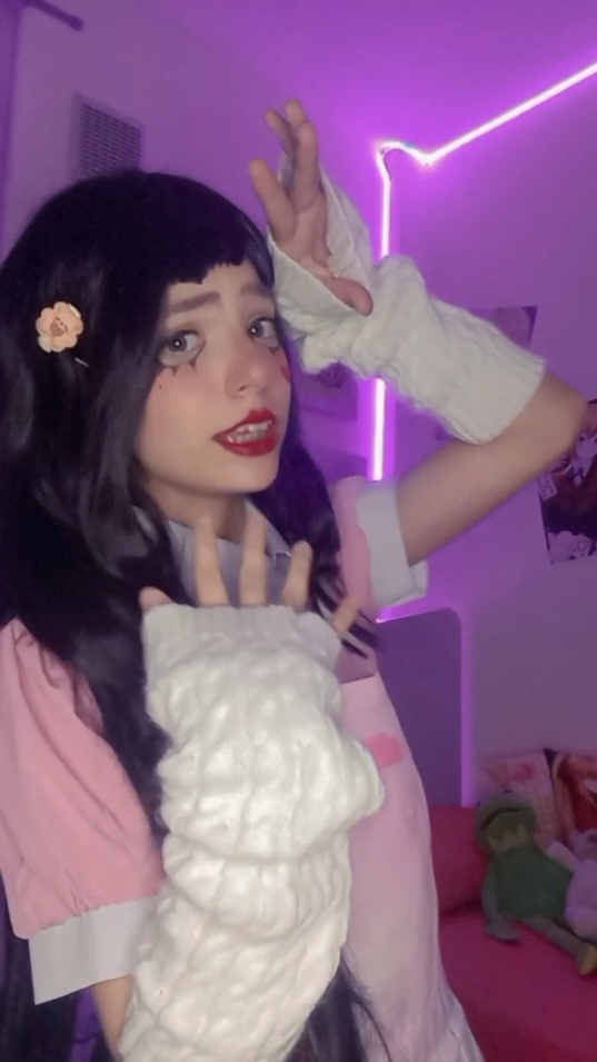 #BADDIE #MIKAN ✨ non mi piace Anna Pepe però questa canzone è bellissima 🥹  #mikantsumiki #danganronpa #cosplay #cosplayer #mikancosplay #danganronpacosplay #danganronpav2 #ita #silly #fy #fyp #pt #perte #foryou #annapepe #sillyelly 