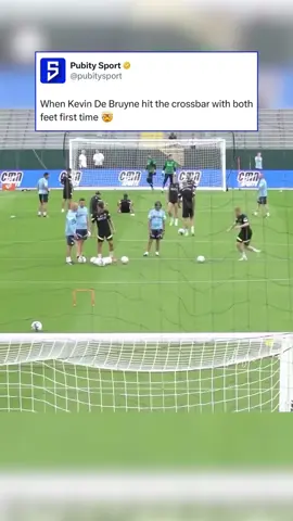 Bernardo Silva’s try 🤣 #mancity #manchestercity #mcfc #pepguardiola #guardiola #trickshot #crossbar #crossbarchallenge #kdb #debruyne #kevindebruyne #bernardosilva #football #Soccer #trending #foryou #fyp (Via IG: mancity) 