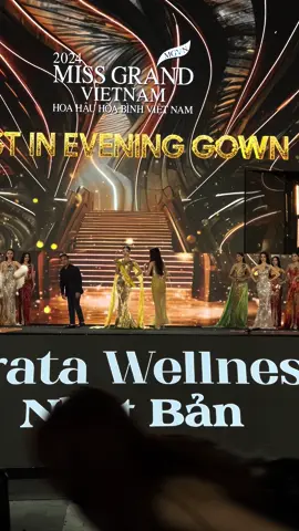 Thí sinh Bùi Lý Thiên Hương chiến thắng giải thưởng phụ Best In Evening Gown #MissGrandVietnam #SenVang  #missgrandvietnam2024 #DothiKinhteDulichBienvaGiaitri #NovaWorldPhanThiet #Elasten #Collagenso1taiDuc #BFP #Aratawellness