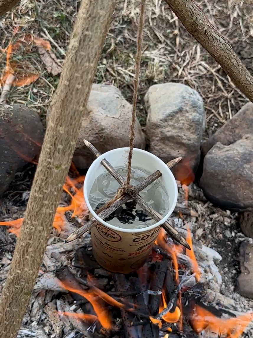 Secrets of Sealing: How to Keep Water in a Bag Without Leaking. #survival #Outdoors #camping #skills #ideas #lifehacks #fire #bushcraft #nature #forest 