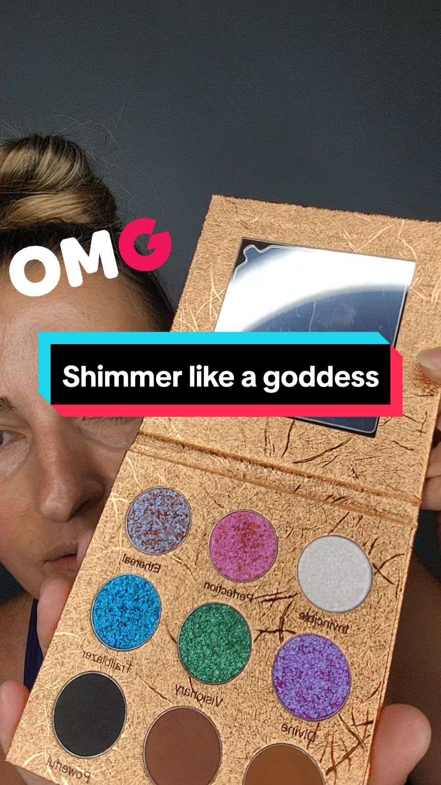 Look like a shimmer goddess! #adriananicholecosmetics #eyeshadow #shimmer #eyemakeup 