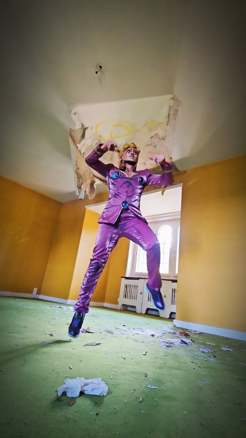 I kept loosing my ladybug brooches while dancing.. 😭 #giornogiovanna #giorno #giornocosplay #jojo #jjba #jojosbizarreadventure #torturedancejojo 