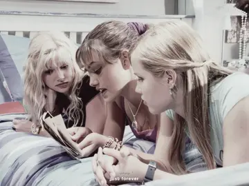 scrap post :) #h2ojustaddwater #h2o #edit #cleosertori #emmagilbert #rikkichadwick #fyp #viral  scp : @elena 