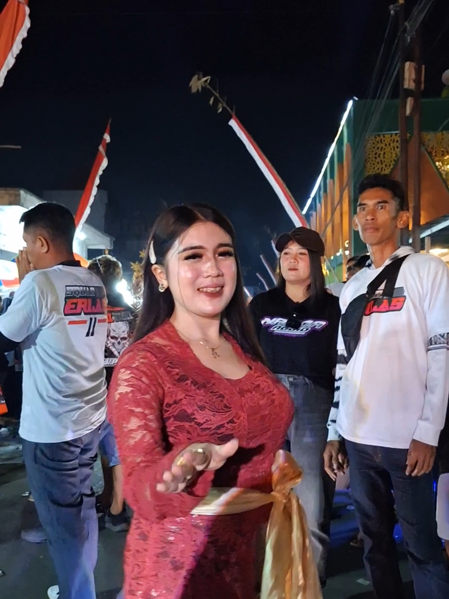 pesona kebaya merah bibi lung @maargarethaa  #karnavalmendalanwangi #karnavalmendalanwangiwagir #karnavalsoundhoreg #karnavalsoundsystem #karnaval2024 #soundsystemmalang #soundsystemjawatimur #soundhoregjawatimur #margaretha #idolatiktok #soundviral #fyp #fypシ #fypage #viral #2024 