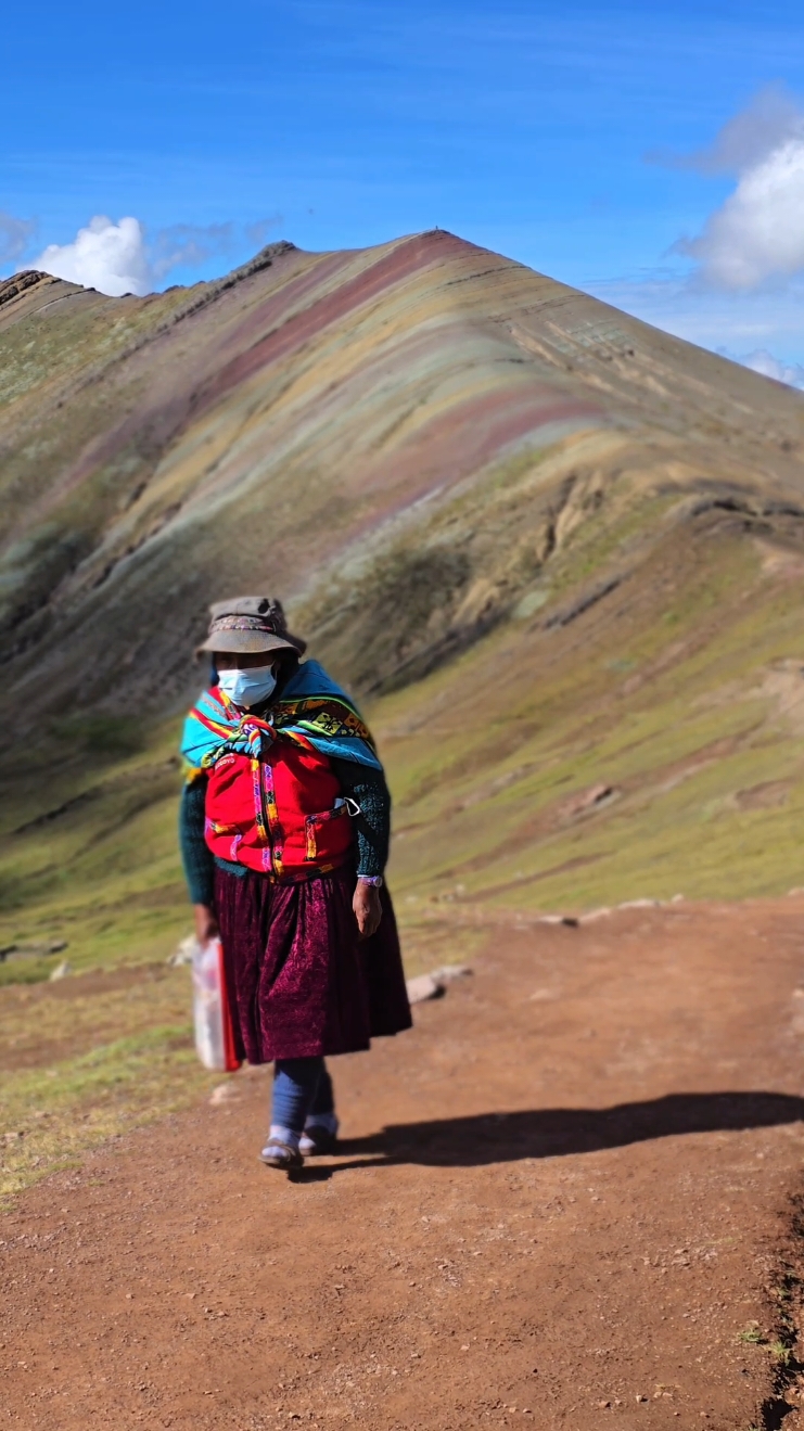 Montaña de colores Palcoyo 🇵🇪 otro día de trabajo 🥰 #palcoyo #peroumagique #peru #peroumagique #tours @Perou.Magique.Tours 