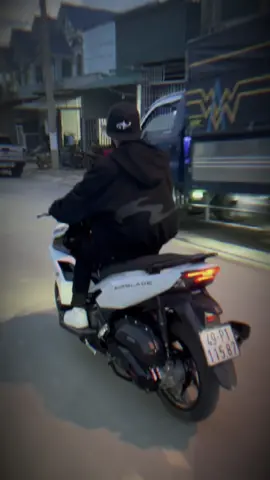 hình ảnh trước khi cho anh ba mượn xe🚔#viral #xuhuong 