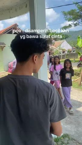 dikasi surat cinta😭 #kkn #kkn2024 #kuliahkerjanyata #mahasiswa #mahasiswaindonesia #desaciberung #selajambekuningan #foryoupagee #xyzbca 