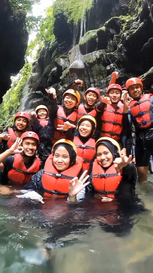 Informasi & Reservasi Paket Wisata Green Canyon Pangandaran : 📲 0813-2100-5705 ( WhatsApp ) ☎ 0852-2041-8003 ( Call/Phone ) 🌐 bodyraftinggreencanyon.com • • #guhabaubodyrafting #ciwayang #xalixalibodyrafting #citumang #barajaadventure #batulumpang #greencanyon #bodyrafting #trip #barajabodyrafting #shortvideos #greencanyonpangandaran #fyp #batulumpangpangandaran #tour #greencanyonadventure #fypp #greencanyonindonesia #tiktok #greencanyonbodyrafting #viral #citumangpangandaran #trend #citumangbodyrafting #tiktoker #bodyraftingcitumang #tik_tok #ciwayangpangandaran #rafting #ciwayangbodyrafting #traveling #bodyraftingciwayang #santirah #batulumpangbodyrafting #short #bodyraftingbatulumpang #video #santirahpangandaran #holiday #santirahrivertubing #viralvideo #rivertubingsantirah #fypage  #santirahbodyrafting #fypシ゚viral #viraltiktok #pangandaran #jeram #jawabarat #pangandaranbeach #videoviral #shorts #tiktokviral #shortvideo #shortsvideo #virall #videoshort #videoshorts #fypシ  #bodyraftinggreencanyon #travel #jeram #bodyraftingpangandaran 