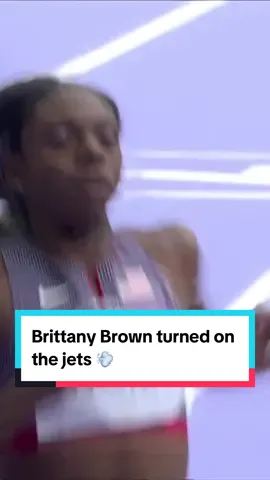 Brittany Brown makes it look EASY with a convincing win in her 200m heat. 👀 #ParisOlympics #brittanybrown #usatf #trackandfield  📺 USA Network & Peacock