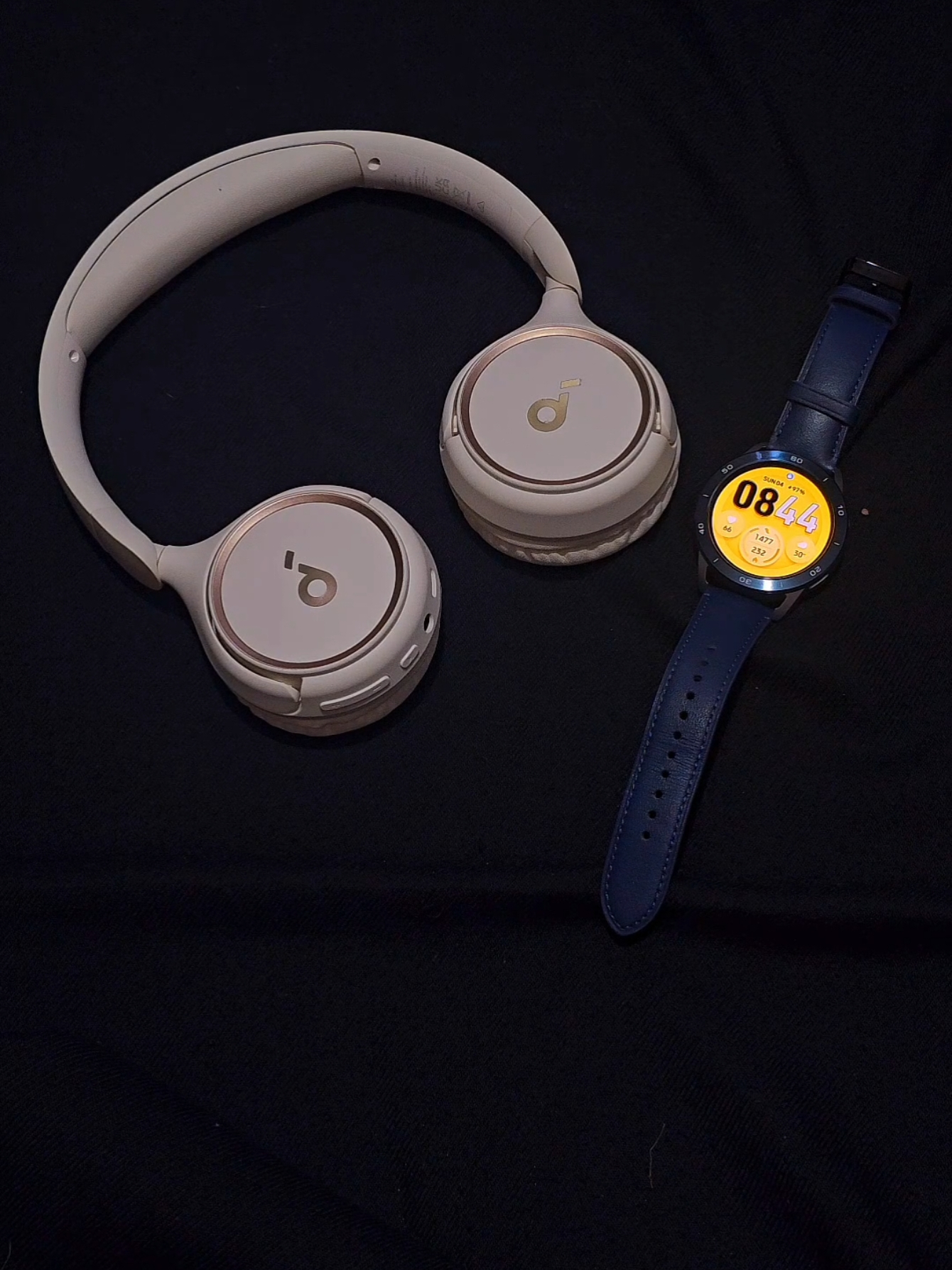 I've been trying to go to the gym regularly, and since I've built that habit, I told myself it's time to get a smartwatch and headphones that I can use for my workouts as well as for my work productivity. These are actually my first Xiaomi and Soundcore devices. I'm enjoying them so far! #soundcore #xiaomi #review #gymheadphones #gymwatch #smartwatch #xiaomis3watch #xiaomis3 