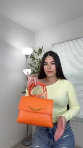 Cartera de mujer en promoción este verano #handbag #crossbodybag #women #mujeresqueinspiran #bag #orange #purse #fyppppppppppppppppppppppp 