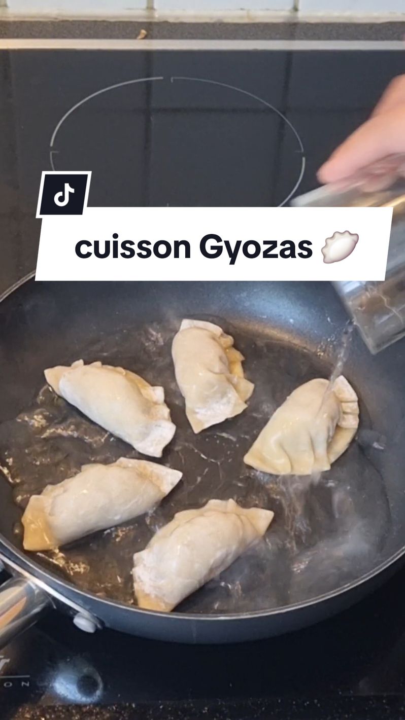 Réponse à @vanissatuataa ma cuisson préférée c'est celle ci 🥟🤤 #gyoza #dumplings #food #cooking 