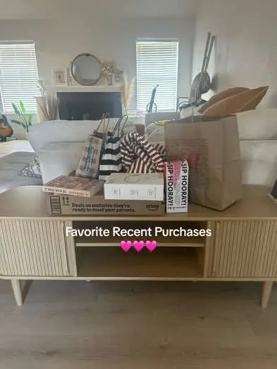 I 🔗 all my favorite recent purchases in my LTK! #favoritethings #shoppinghaul #recentpurchases #shopping #adidas #summerfridays #itendswithus #ha #haultok 