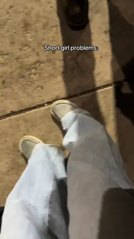 My pants are too long for my legs. #shortgirl #shortgirproblems #longpants #baggyjeans #relatable #foryou #fyppppp #viral #short 