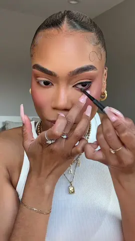 Replying to @KeKe 🤍 heres pt 2🙂‍↕️💕 #eyeshadowtutorial #eyeshadow #mua #makeupartist #viralmakeup #makeuptrend #MakeupRoutine #fyp 