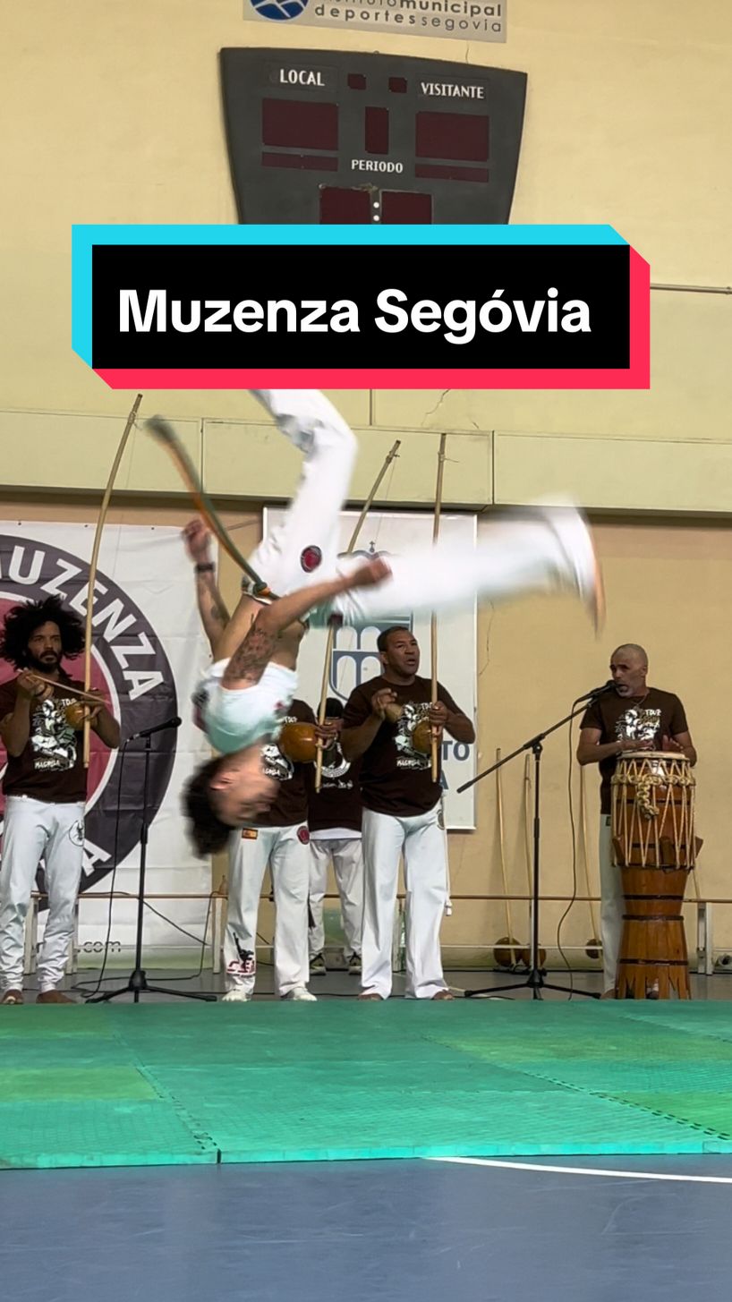 @Sou Capoeira @so_capoeira @capoeiraokulu @Capoeira Narrativa🎙️ #capoeira #capoeiranotiktok #capoeiramovies 