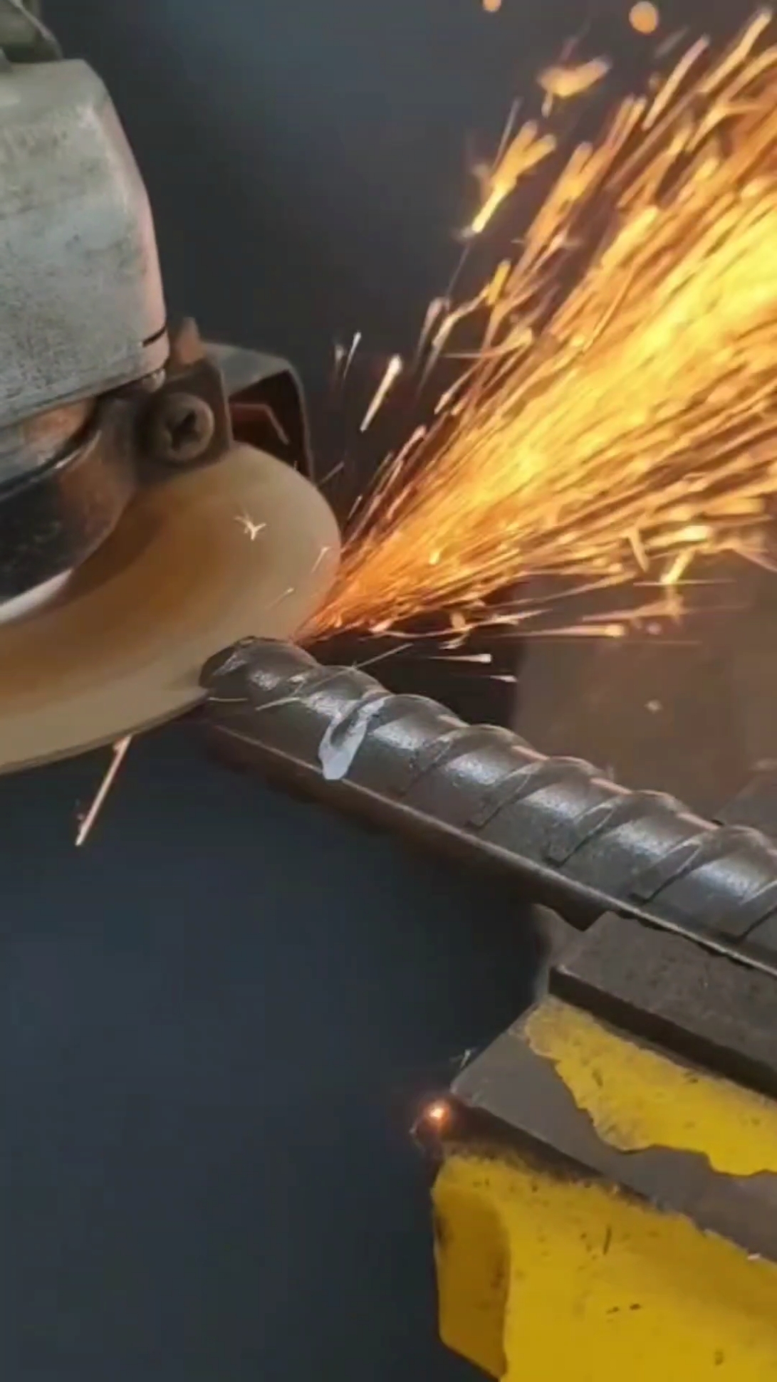 Welding Creative Tools #Olympics #skills #metalwork #metal #ironwelding #weldinglife #DIY #fabrication #welder #stickwelding #weldingschool #tipsandtricks #tricks #weldingart #Welding #weldingcreativetools #laserwelding #welding 