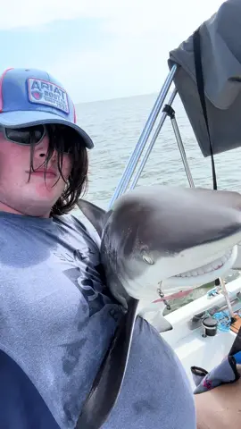 Catchin shawks #shark #dad #fishing