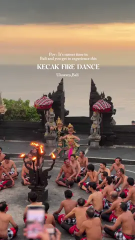 It’s sunset time in Bali and you get to experience this  📍Uluwatu temple#bali #uluwatu #sunset 