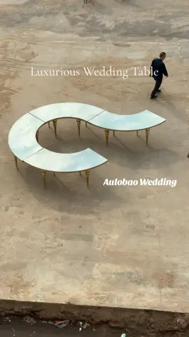 Set up the serpentine table in different shape 😎💕 #table #eventplanner #weddingtable #tabletop #events #eventing #eventdecor #stylishweddingphotographer #florida #newyourk #weddingtrends #weddingtrends2024 #party #dinner #eventsea #eventplanning #eventer 