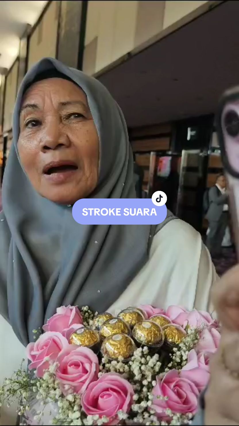 Pn Salmiah stroke tak boleh bercakap selama setahun. Bermula dengan stoking dan kemudian aulora scarf. Pakai aulora scarf hari ke 3, boleh bercakap suara keluar kembali. Alhamdulillah. #aulorascarf #aulorasocks #stroke #strokesurvivor  #aulorapantswithkodenshi  #aulorapabtsjohorbahru #aulorapantsjohor #auloraforstroke 