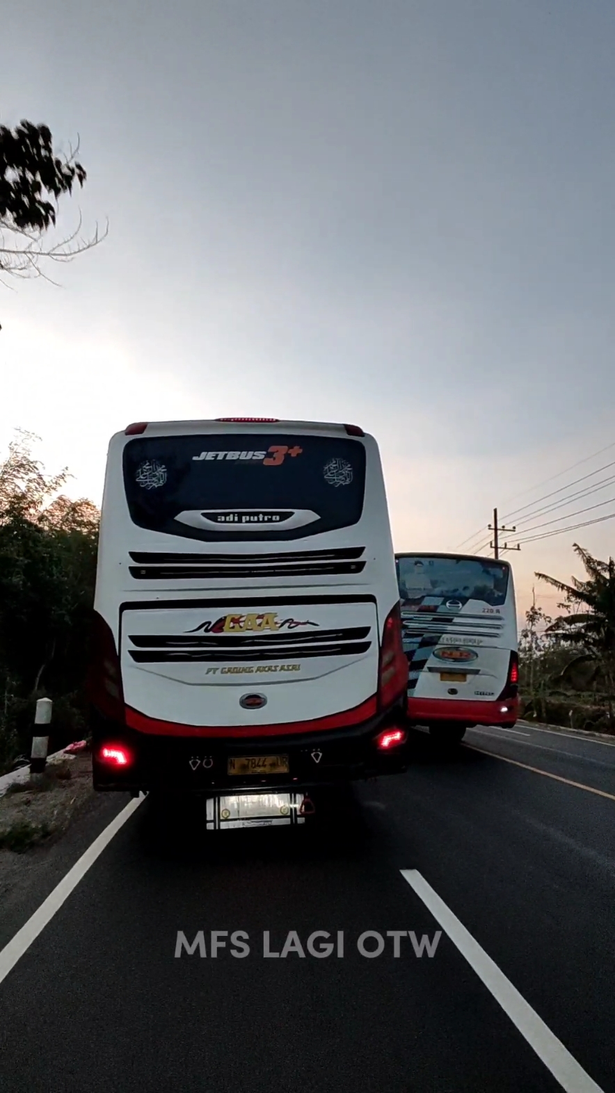 Timuran Ga Selamanya Kusut 🤭 Lek Kusut Berarti Koen Ra Kramas. #fypシ #xyzbca #akasgroup #busjawatimuran #patasjatim #busmania #ladjutransport #ladjulintangati #ladjubus 