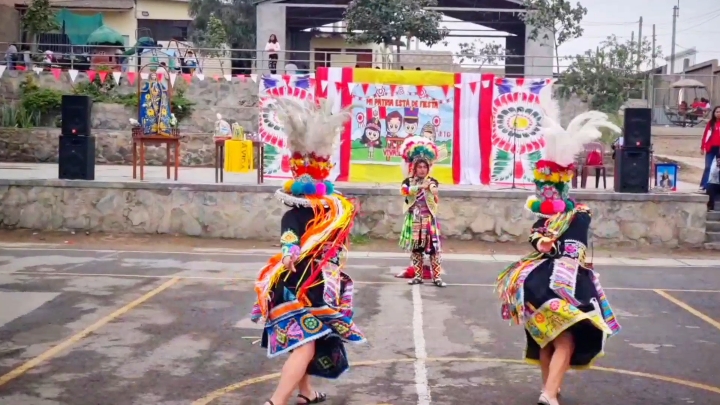 Recordar es volver a vivir ,Un lindo reencuentro despues de años . @✿ M 么 R Y✿  @andher.qm  creditos del mix' Cesar Antonio xd. #tinkus #danza #fyp #perú 