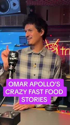 be careful you throw your icecream it could be @Omar Apollo  #omarapollo #omar #apollo #interview #triplej #radio #music #indie 