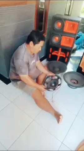 sotok lek sotok #fyp #fypシ #viraltiktok  #soundviral #soundsystem #horegjawatimur #horegmania_official #viral #trending 