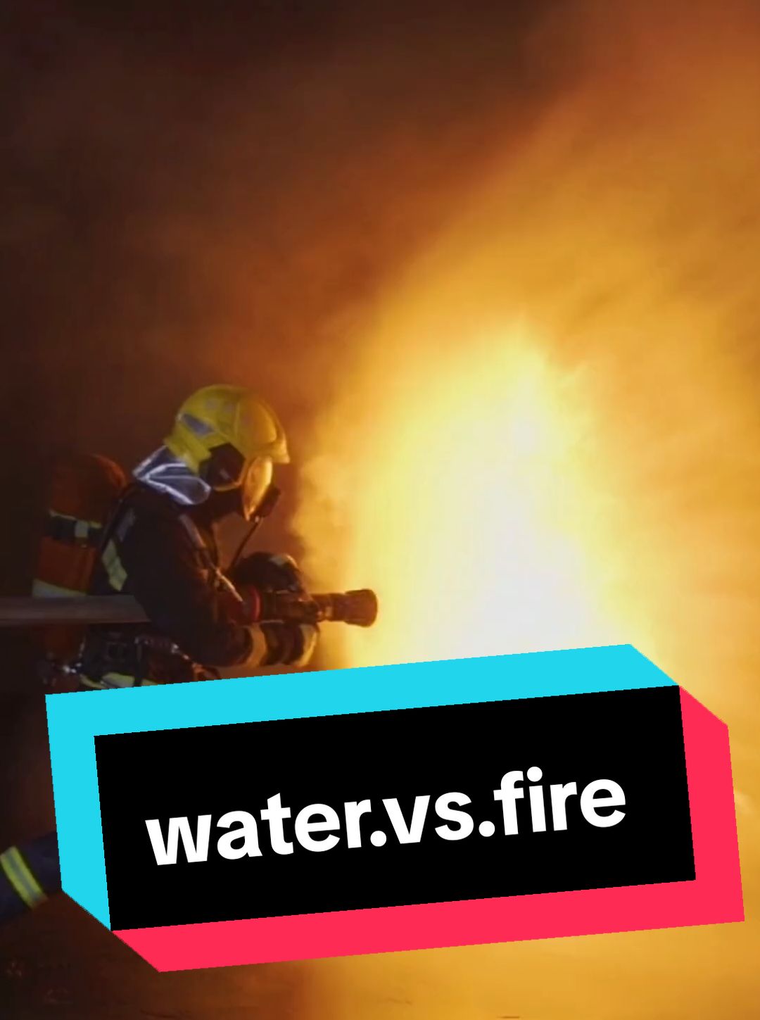 water and fire #firefighter #crazy #feuerwehr #emergencyreport #fyp #training