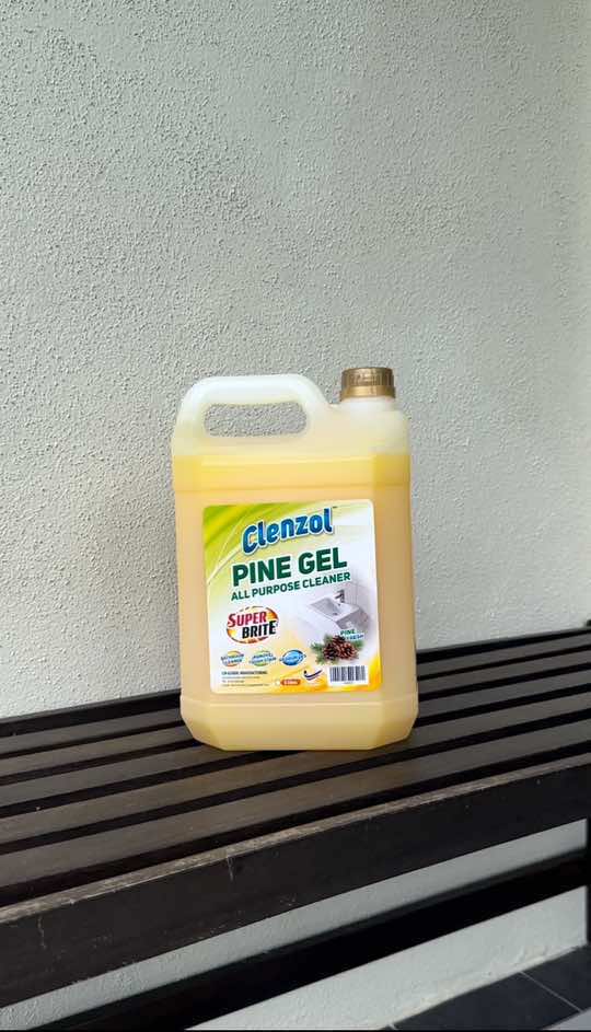 Best pakai Pine Gel ni. Bau dia segar je. I memang pakai untuk cuci semua lantai kat rumah ni. Bukan utk cuci toilet je tau #sabunviral #pinegel #pinegelcleaner #pinegelmalaysia #homecleaning #pencucilantai 