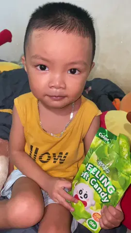 Mời các bạn ăn kẹo cùng bin nha 😋😋#contraicung #onhavanvui #embe #xh 