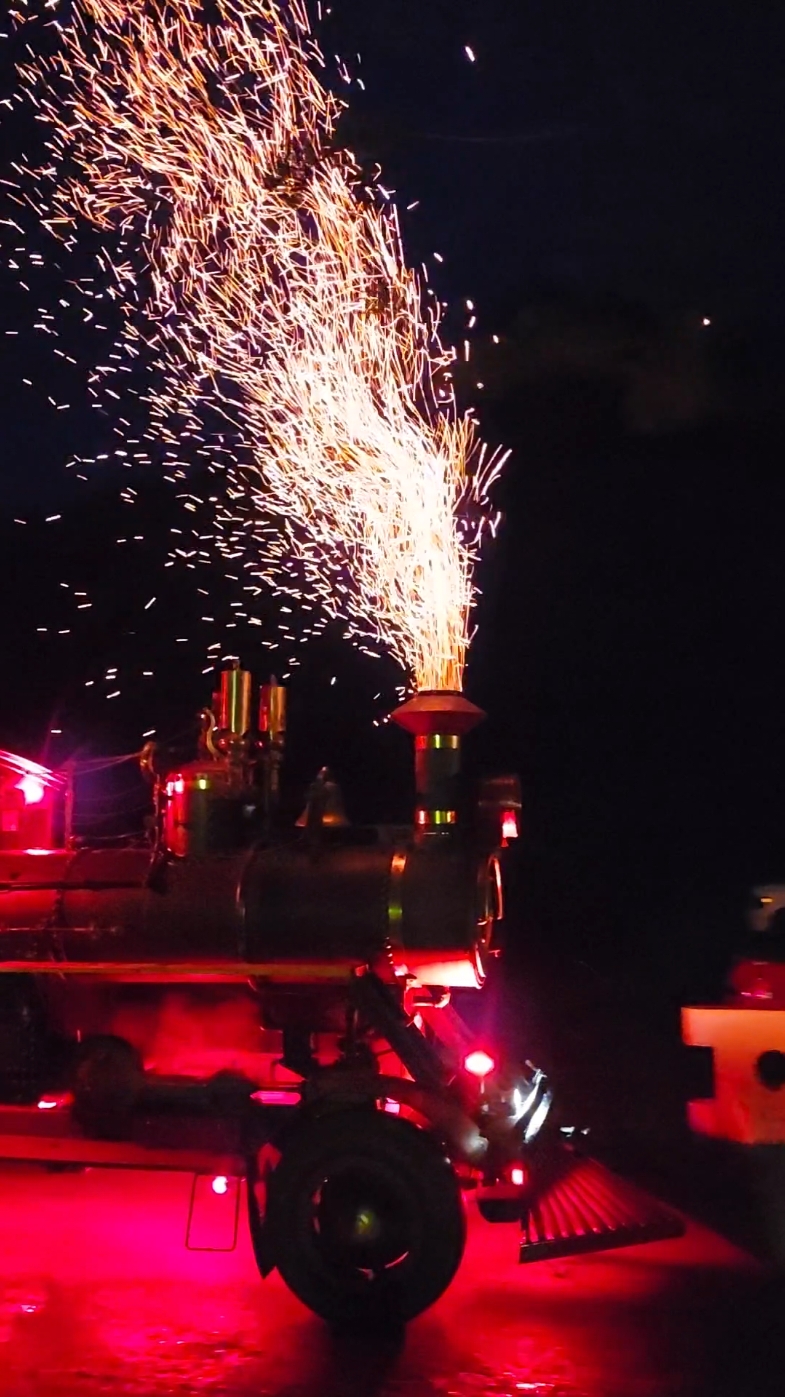 A little late night cruising. #cruising #steam #engine #steamengine #train #sparks #cool #history #custom #ride #hotrod 