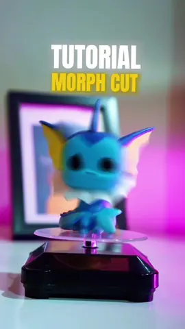 Así es como se hace la Transición Morph para tus vídeos 🎥 paso 1: grabar 5 obejtos en la misma posición con la ayuda de un tripode (no mover la camara ni el encuendre) paso 2: juntar todas las fotos en CapCut, todas debn durar 1,0 seg. paso 3: exportar paso 4: abrir un nuevo proyecto en capcut e importar el video paso 5: buscar la herramienta movimiento difuminado le damos defenfocar al 100% mescla al 100% y listo!  #morph #tutorialedición #videografía #fotografía #cinematográfico #cinematografía #edición  #efectomorph #tutorialmorph #edición🎬#tutorial  #efectovideo #efectos de sonido #tutorialdeefectosvisuales #editor #transicion