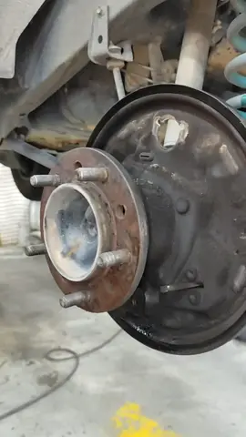 Need Replace Rear Wheel Axle #howto #usa🇺🇸 #mechanic #usa #CapCut 