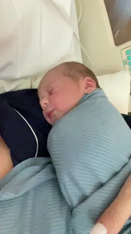 loving the newborn cuddles🤍 #babyboy #newborn #MomsofTikTok #momtok #roadto10k #teamwork #girlssupportinggirls #fypシ゚viral #fyppppppppppppppppppppppp 
