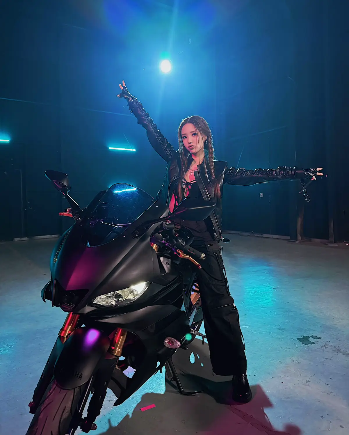 ¿Dónde te llevo? #notomorrow  #nayoonnotomorrow #nayoon #motorcycle #motorbike #motorcyclegirl 