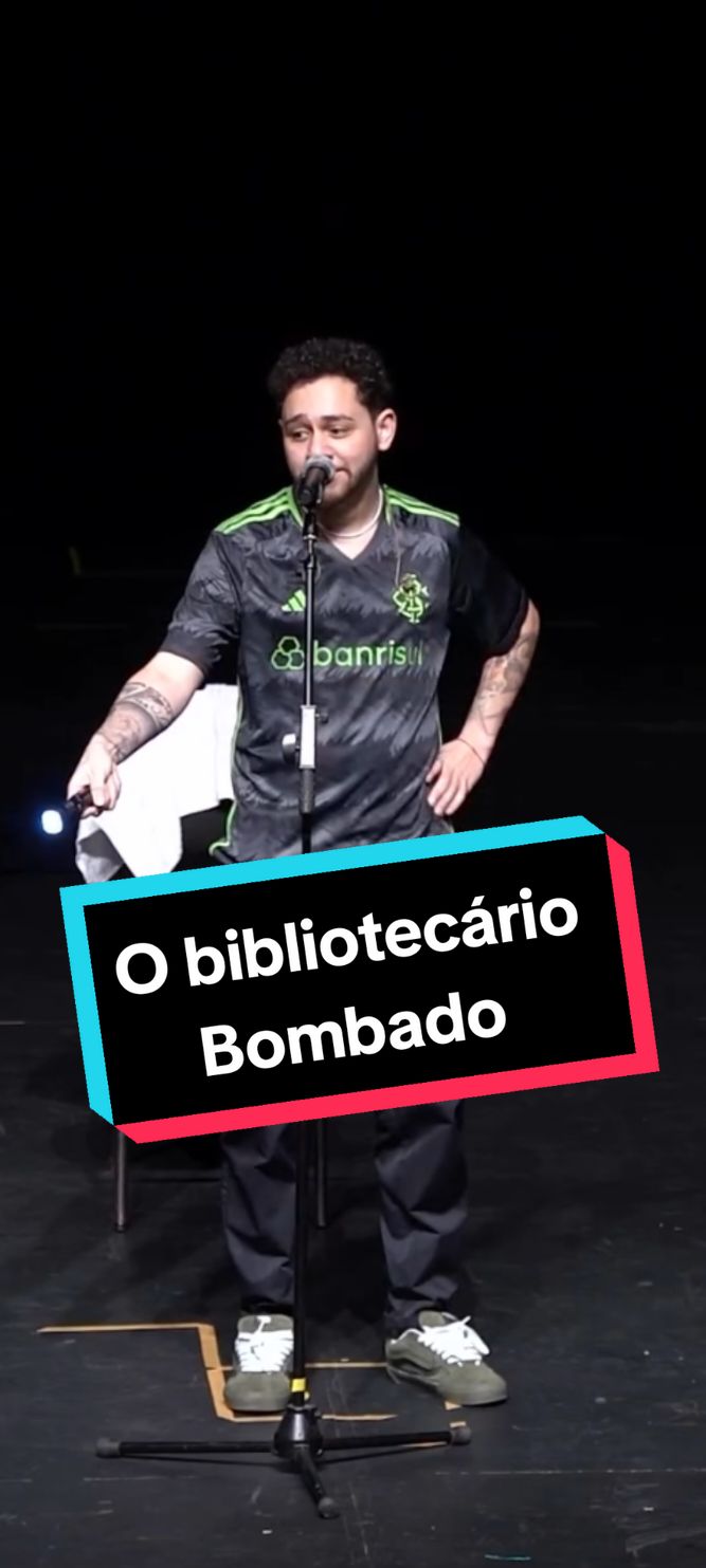 O bibliotecário Bombado  #humor #comediahumor #comedia #jogosolimpicos #foryoupage #foryou #fyp @OgioLisboa 