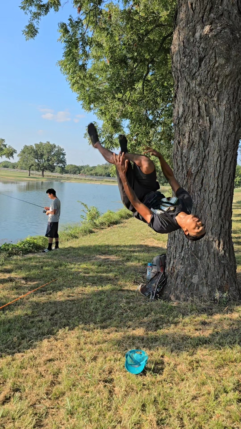 AM I CATCHING 10 POUND BASS? 😭🔥 #fish #fishingvideos #fishingtime #bassfishing #texasfishing #Outdoors #JermFishingTv #freshwaterfishing #fishtok #pondfishing #runlikejerm 