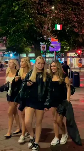 night Italy walk 🇮🇹🇮🇹 #foryou #fyp #trending #viral 