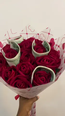 Roses and bundles❤️❤️❤️ #giftsinkaduna #kadunagiftshop #kadunagiftstore #flowersinkaduna #kadunaflowershop #flowerbouquetinkaduna 