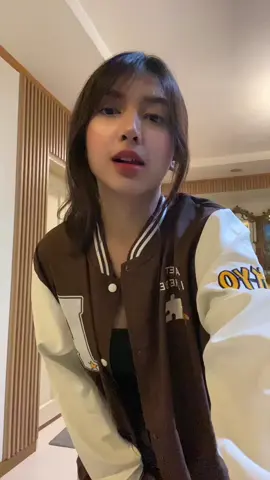 this varsity jacket is so givinggg!