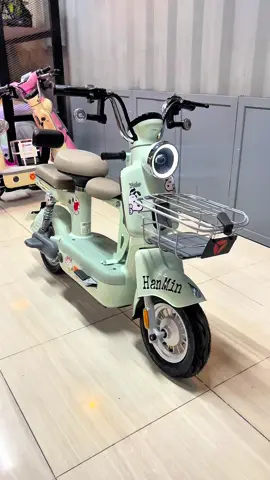 Cute phomai que. Yadea i8 xinh yêu của mn đây ạ 🥰  #xsbot #xedapdien #xuhuongtiktok #yadea #yadeavietnam #yadeai8 