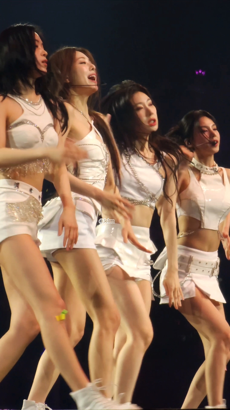 Not shy close-up fancam ITZY born to be Manila itzy world tour @itzyofficial  #Notshy #Itzy #Ryujin #Yeji #Lia #chaeryeong #Yuna #fyp #jyp