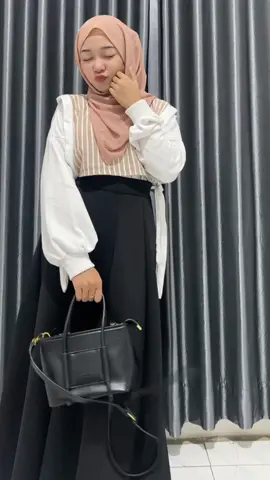 Lutcuu puolll, buruan cek keranjang kuninggg😭 #ootddheaalvitaa #ootdhijablucu #ootdskirt #fyyy #fashionwanita #rokskirt 