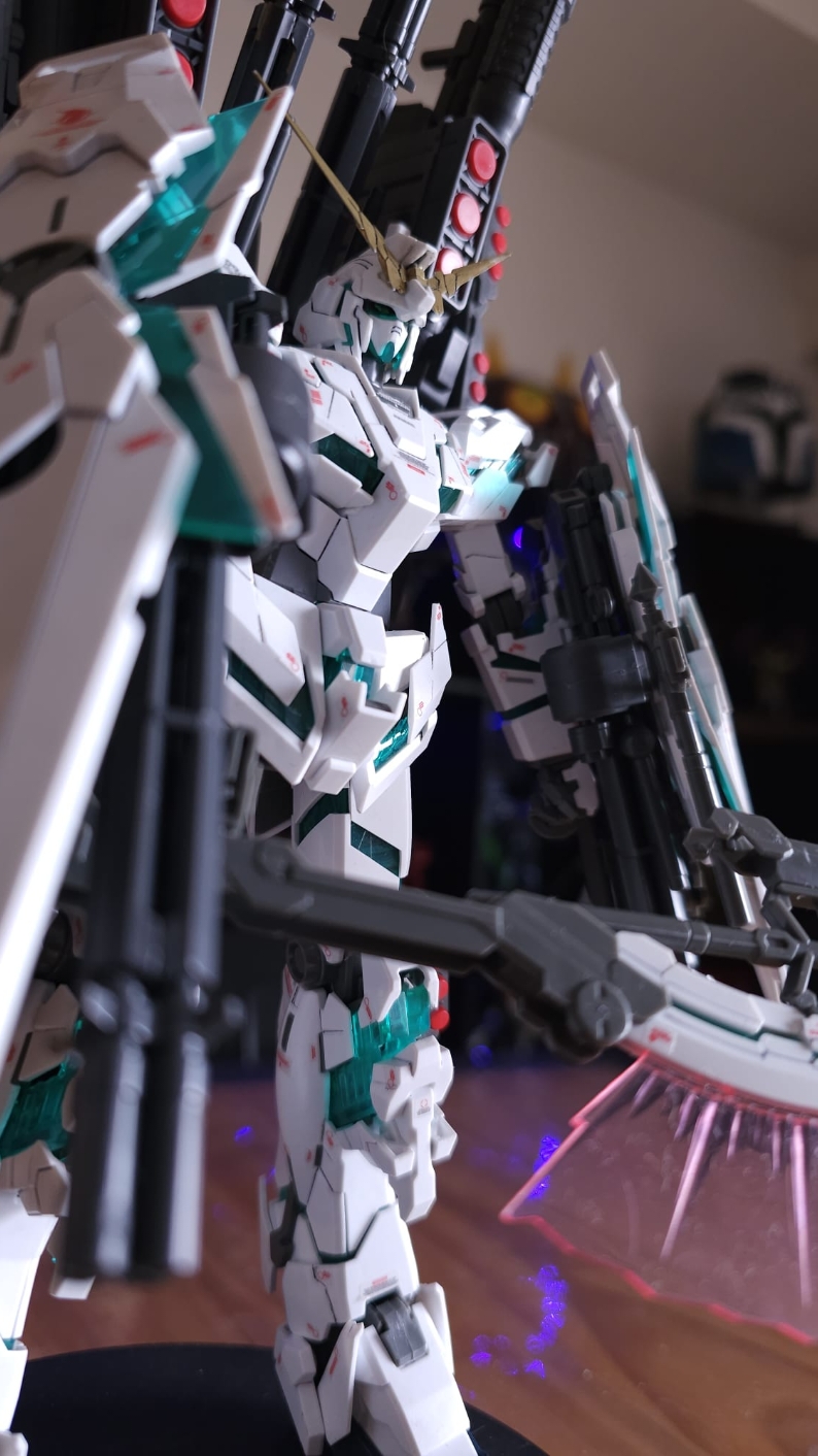Hacia mucho no me podia hacer de tiempo para terminar este kit 🫶🏻  . . . . . . . . . #gundam #gundamtiktok #gundmabuilder #gundamcommunity #gundamunicorn #unicornfullarmor #gunplacollection #gunplabuild #modelkit #unicornfullarmorverka  #collection #fyp #gundammastergrade 