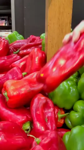 Why we should eat a bell pepper everyday #bellpepper #health #lowcarb #fyp #quoteoftheday #keto 