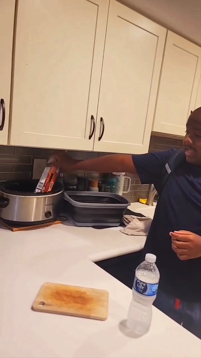 Dude was making crock-pot spaghetti #irisaanddarius #myautismstar #funny #family #mealprep 