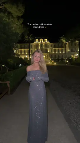 Sparkly celebration dress @Meshki 🍸 #offshoulderdress #offshouldermaxidress #maxidress #longsleevedress #longsleevemaxidress #sparklydress #marceldress #meshkidress #stretchydress #hotelducapedenroc 